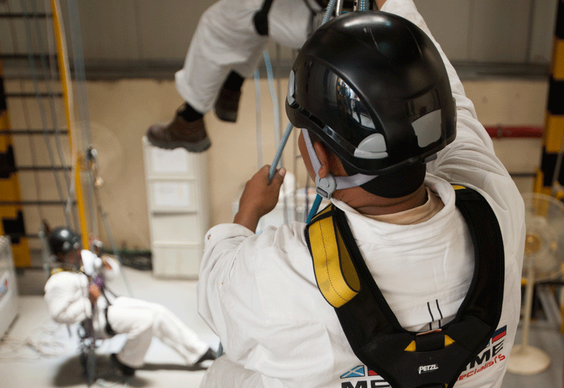 Pictures Ropeaccess, behind the scenes footage Construction Week Online