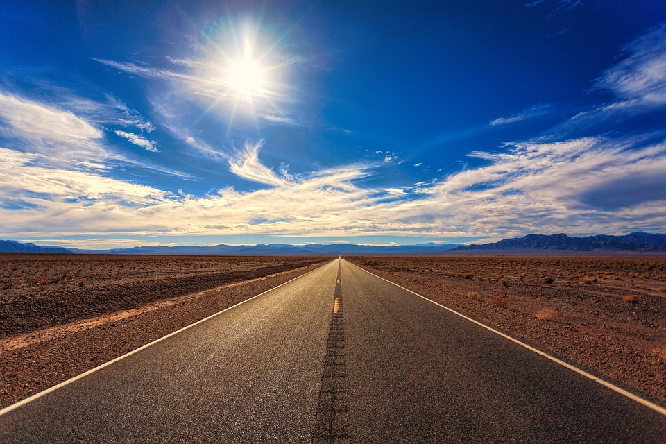 Construction progresses on road projects in Saudi Arabia
