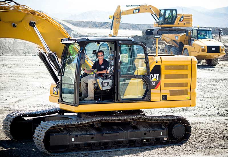 Caterpillar futures top