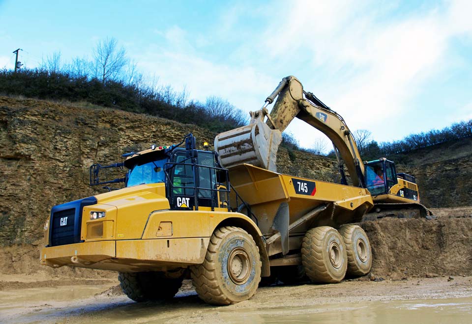 Caterpillar gears 745 articulated hauler for users Construction