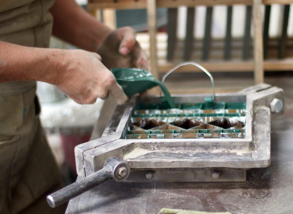 MoIAT partners with Schneider Electric to promote UAE’s manufacturing sustainability