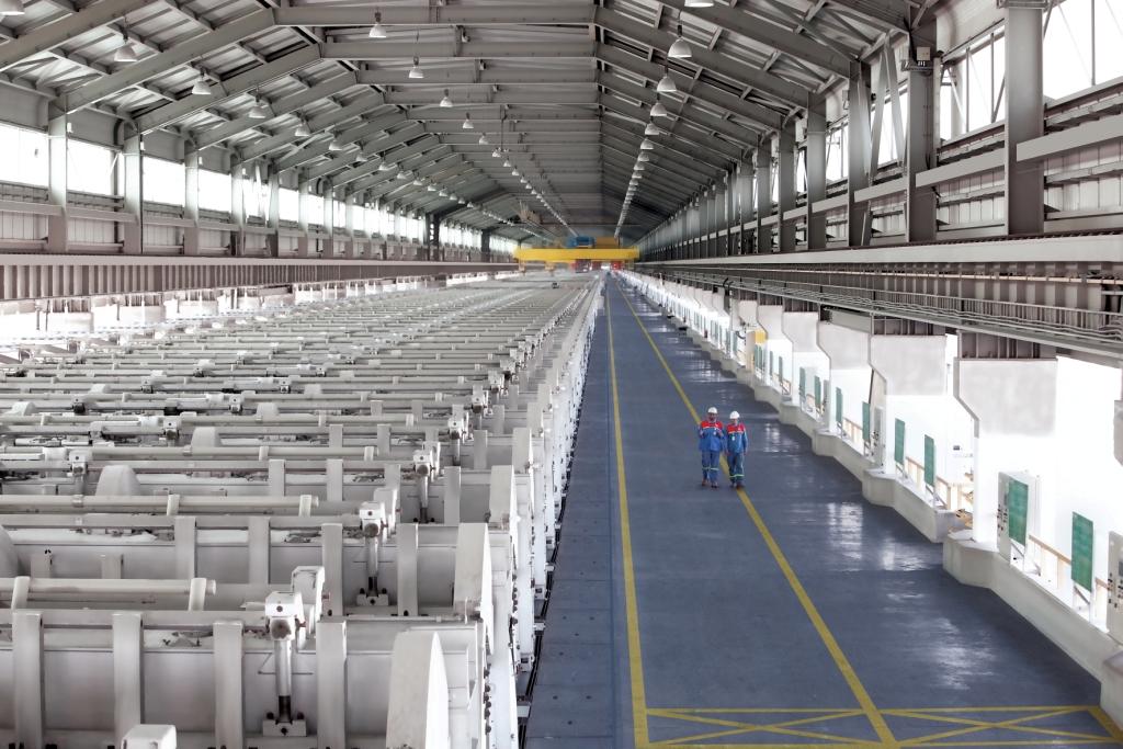 UAE giant hits aluminium production record worth #39 60 Burj Khalifas
