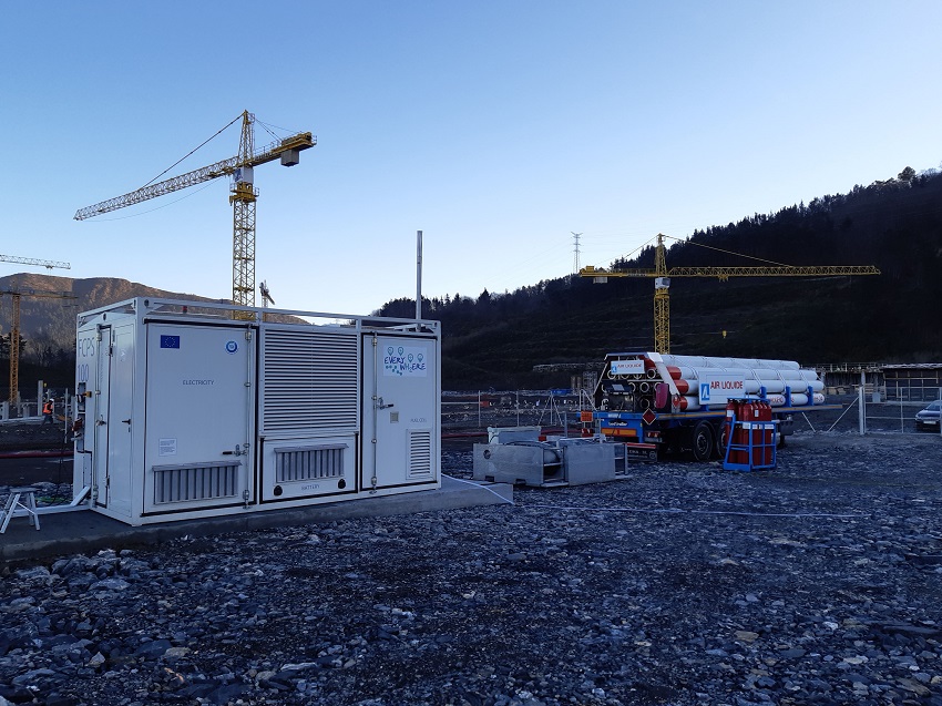 ACCIONA operates tower crane with portable zero-emission hydrogen generator