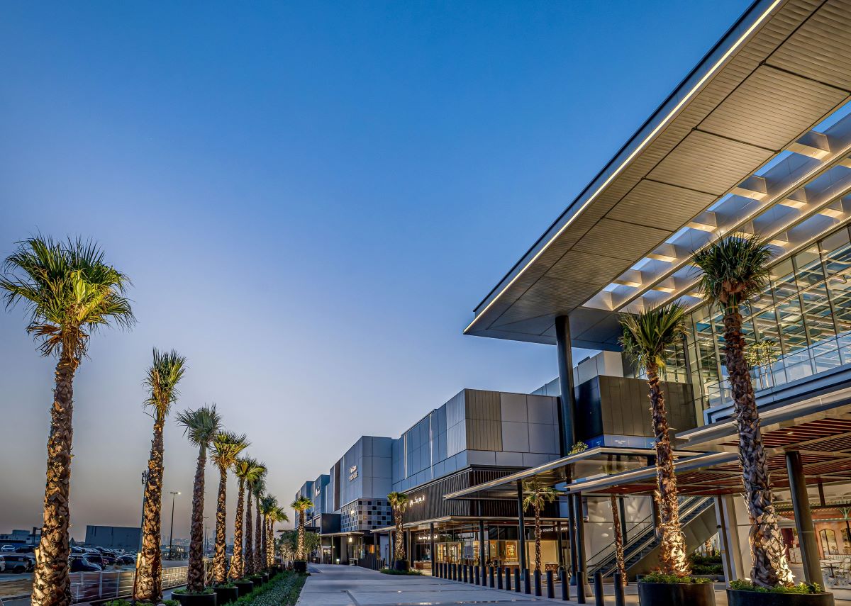 Nad Al Sheba Mall: Dubai Holding Asset Management