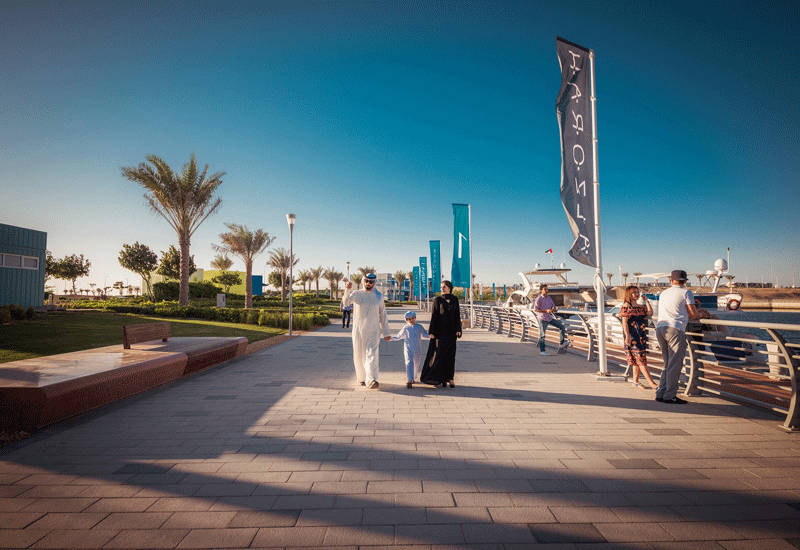 Al Zorah Marina 1 features more than 15 dining outlets and recreational facilities. Al Zorah Marina 1 features more than 15 dining outlets and recreational facilities.