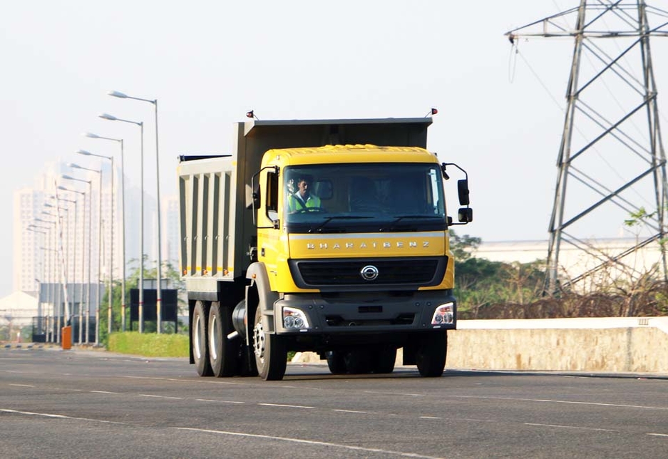 Daimler launched the BharatBenz heavy-duty truck range in April 2017. Daimler launched the BharatBenz heavy-duty truck range in April 2017.