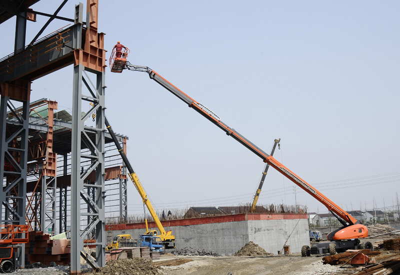 Capital Safety’s Romain Crouzit explores the associated dangers of dropped tools, and explains how GCC construction outfits can mitigate risk. Capital Safety’s Romain Crouzit explores the associated dangers of dropped tools, and explains how GCC construction outfits can mitigate risk.