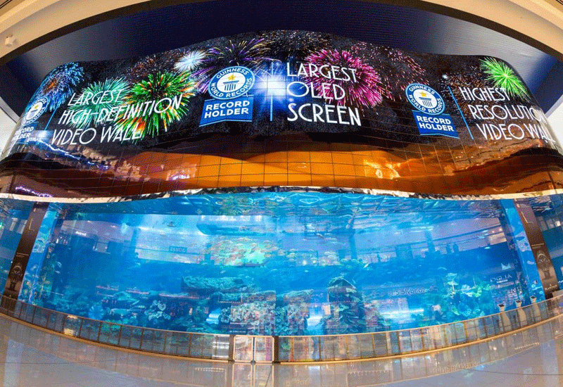 The OLED screen set the record for the largest OLED screen, highest resolution video wall and largest high-definition video wall. The OLED screen set the record for the largest OLED screen, highest resolution video wall and largest high-definition video wall.
