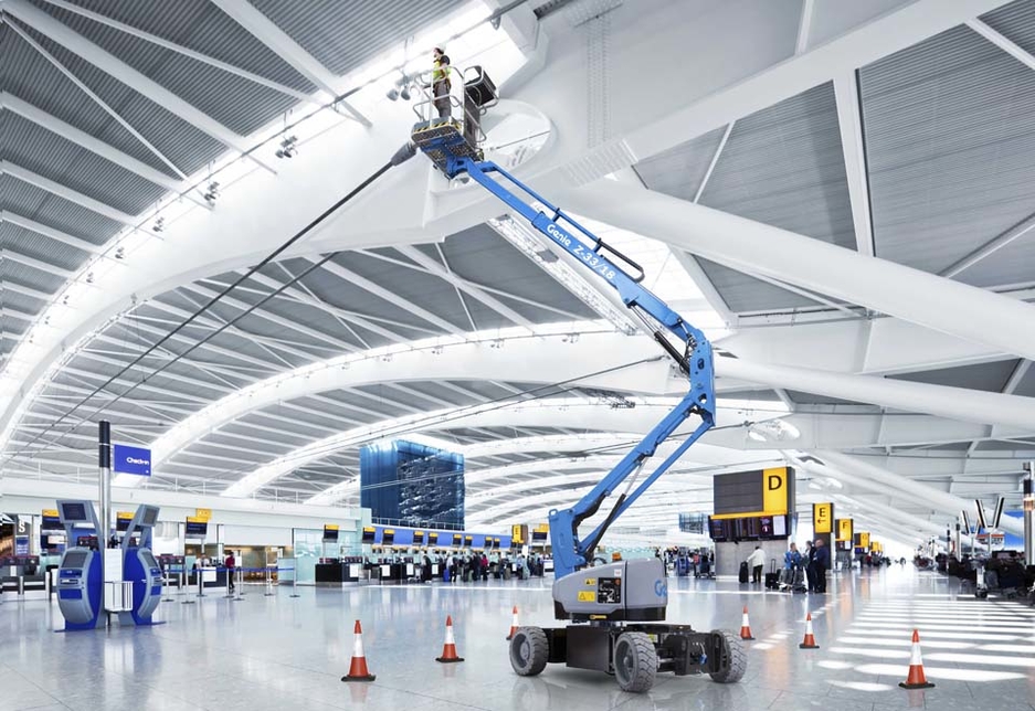The Z-33/18 can perform an entire day’s work – both indoors and out – on a single battery charge. The Z-33/18 can perform an entire day’s work – both indoors and out – on a single battery charge.