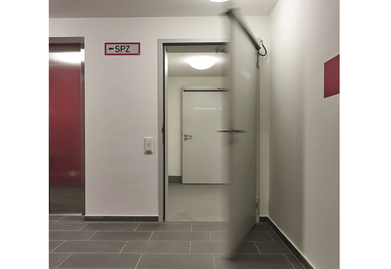 Hormann's automatic door features speed control and an integrated programme switch. Hormann's automatic door features speed control and an integrated programme switch.