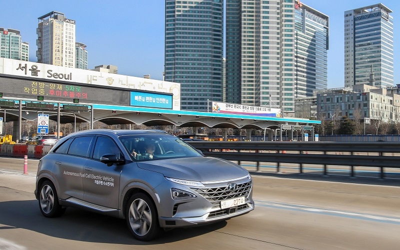 Hyundais fuel cell electric cars completed a self-driven 190km journey in South Korea. Hyundais fuel cell electric cars completed a self-driven 190km journey in South Korea.