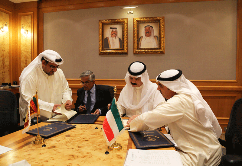 The agreement was signed by representatives of Kuwait Fund and the Sri Lankan government. The agreement was signed by representatives of Kuwait Fund and the Sri Lankan government.