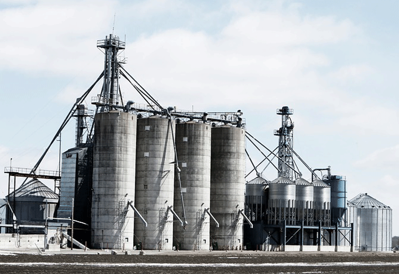 The LNG project is a complete package with storage facility. The LNG project is a complete package with storage facility.