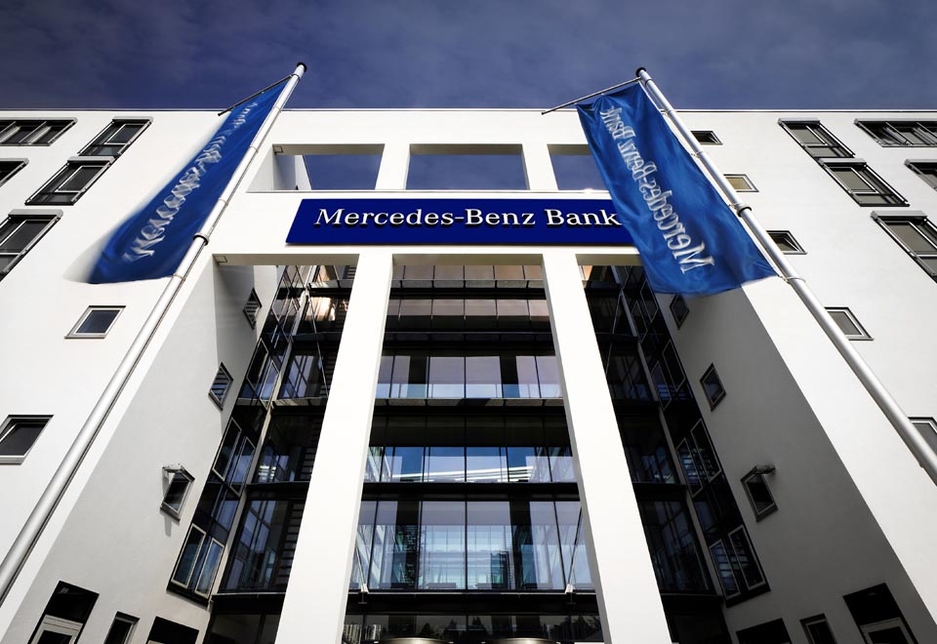 Mercedes Benz Bank Enters 2017 With Record Figures Products And