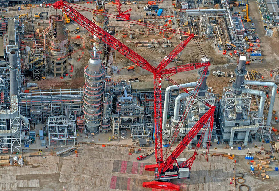 Mammoet's projects in the Middle East have predominantly been within the energy sector. Mammoet's projects in the Middle East have predominantly been within the energy sector.