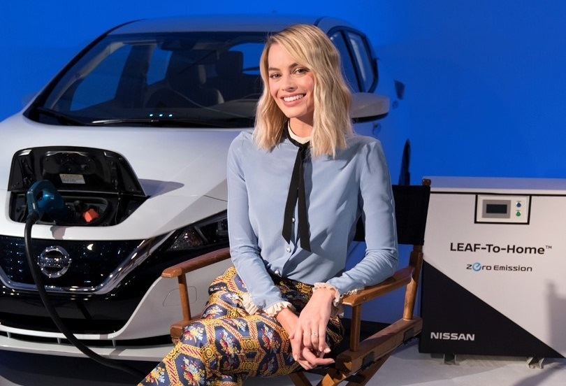 Margot Robbie hosting her first Facebook livestream. Margot Robbie hosting her first Facebook livestream.