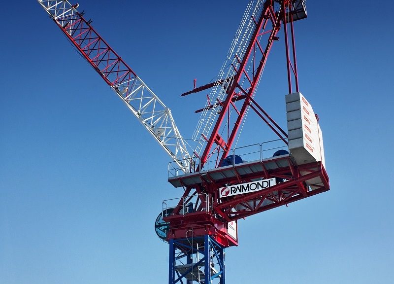 The LR330 is the flagship crane in Raimondis new luffing range. The LR330 is the flagship crane in Raimondis new luffing range.