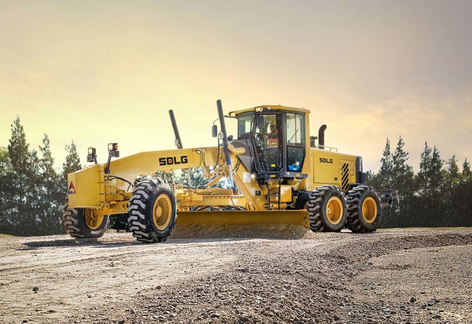 The G9190 features a 13-foot wide blade with a pull of 9,990kg. The G9190 features a 13-foot wide blade with a pull of 9,990kg.