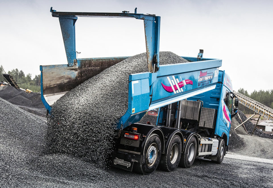 SSAB tested Hardox 500 Tuf in a scenario where it was used to transport over 40,000 tonnes of crushed rock in a year. SSAB tested Hardox 500 Tuf in a scenario where it was used to transport over 40,000 tonnes of crushed rock in a year.