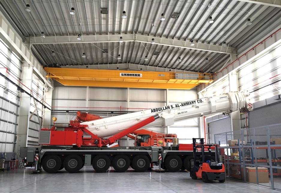 A customer's mobile crane inside the repair shop hangar at Liebherr's new facilities in Dammam, Saudi Arabia. A customer's mobile crane inside the repair shop hangar at Liebherr's new facilities in Dammam, Saudi Arabia.
