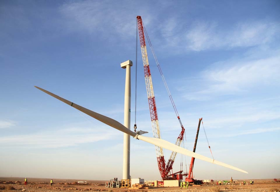 Gulf Haulage Heavy Lift Company recently erected the first commercial wind turbine in Saudi Arabia using a Liebherr LR 1750 crawler crane. Gulf Haulage Heavy Lift Company recently erected the first commercial wind turbine in Saudi Arabia using a Liebherr LR 1750 crawler crane.
