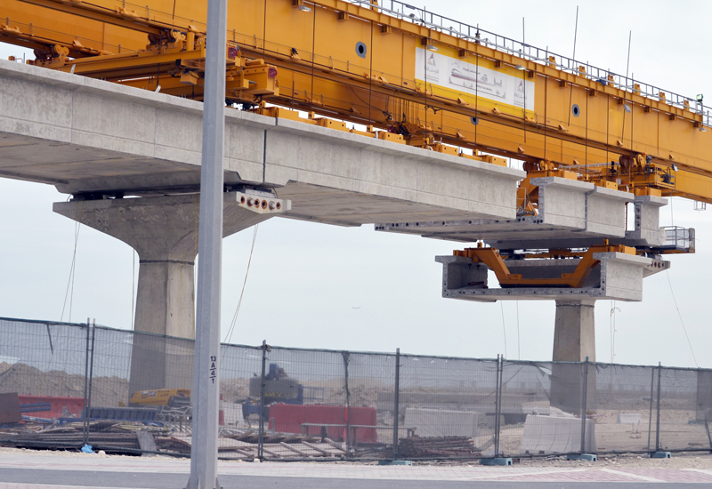 A total of five launching girders were used to lift the segments, massive of state-of-the-art pieces of equipment. A total of five launching girders were used to lift the segments, massive of state-of-the-art pieces of equipment.