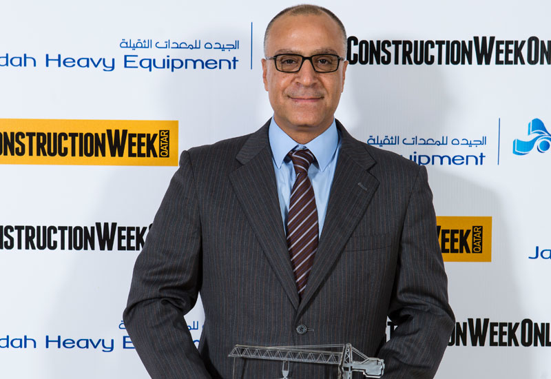 Ahmed Elwy Ali Marie, director, pre-contract services, with the winner’s trophy. Ahmed Elwy Ali Marie, director, pre-contract services, with the winner’s trophy.