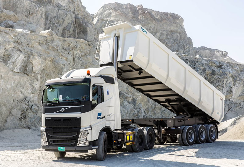 Bion’s largest tipper trailer is the B480 with a 48m3 capacity and three axles. Bion’s largest tipper trailer is the B480 with a 48m3 capacity and three axles.