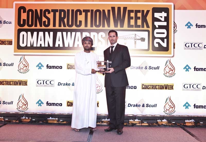 Muhammed Sultan Al Salmy picks up the award, which was presented by Steven Little, General Manager of ALEMCO/ZAWAWI. Muhammed Sultan Al Salmy picks up the award, which was presented by Steven Little, General Manager of ALEMCO/ZAWAWI.