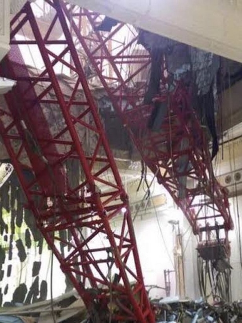 Mecca Grand Mosque crane collapse. Mecca Grand Mosque crane collapse.
