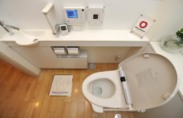 A toilet developed for Daiwa House owners which monitors various aspects of their health. A toilet developed for Daiwa House owners which monitors various aspects of their health.