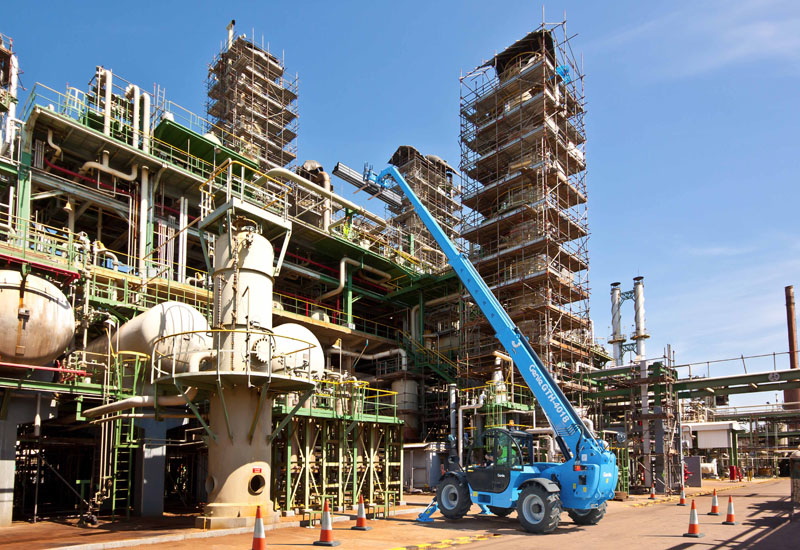 A GTH-4018 telehandler works on an O&G project. A GTH-4018 telehandler works on an O&G project.