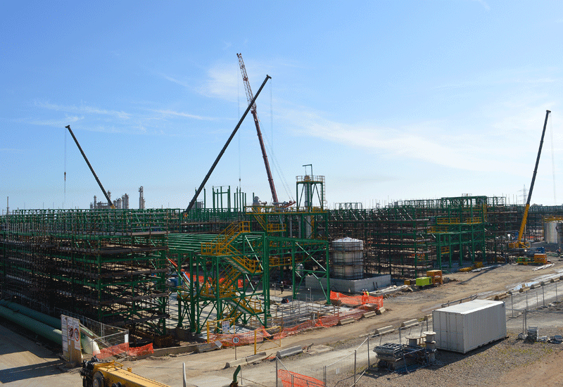 A six-strong fleet of Grove all-terrain and rough-terrain cranes are supporting construction at the Porto Torres Green Hub project in Italy. A six-strong fleet of Grove all-terrain and rough-terrain cranes are supporting construction at the Porto Torres Green Hub project in Italy.