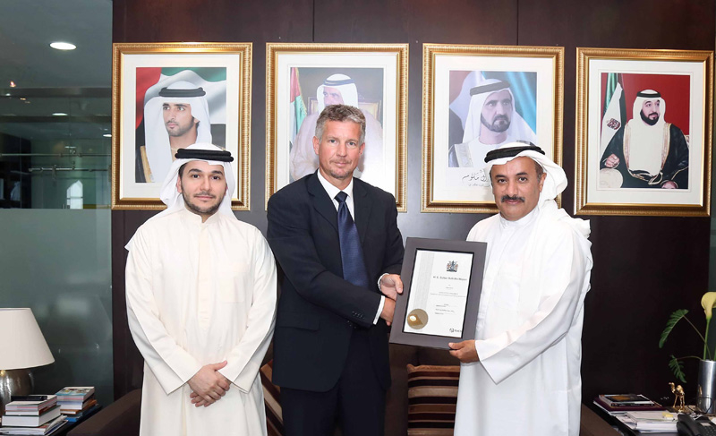Mohamad Khodr Al-Dah, director or Technical Affairs, Dubai Land Department; Robert Jackson, regional director, MENA, Royal Institution of Chartered Su Mohamad Khodr Al-Dah, director or Technical Affairs, Dubai Land Department; Robert Jackson, regional director, MENA, Royal Institution of Chartered Su
