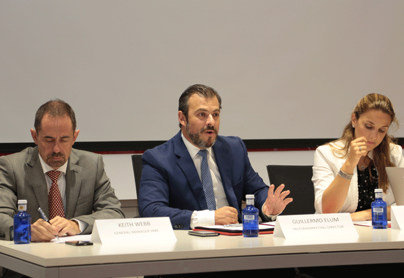 Webb (left) and Elum (centre) field questions alongside Himoinsa’s executive director, Lydia Gracia (right), during a recent press conference. Webb (left) and Elum (centre) field questions alongside Himoinsa’s executive director, Lydia Gracia (right), during a recent press conference.
