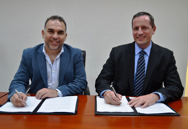 The smart homes partnership was signed by Gadgitech ME’s Mohamed Issa (left) and Farnek Group’s Markus Oberlin (right). The smart homes partnership was signed by Gadgitech ME’s Mohamed Issa (left) and Farnek Group’s Markus Oberlin (right).