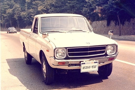 A Brisa pickup - the first model Kia exported from South Korea. A Brisa pickup - the first model Kia exported from South Korea.