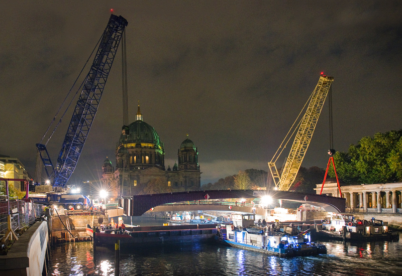 NEWS, PMV, Berlin, Boom, Bridge, Expansion, Lattice, Liebherr, Mobile crane, Museum, Overnight NEWS, PMV, Berlin, Boom, Bridge, Expansion, Lattice, Liebherr, Mobile crane, Museum, Overnight