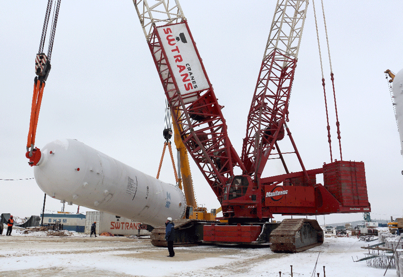 The absorber hoists completed by SWTRANS’ Manitowoc 18000 represent some of the largest lifts in recent Russian history. The absorber hoists completed by SWTRANS’ Manitowoc 18000 represent some of the largest lifts in recent Russian history.
