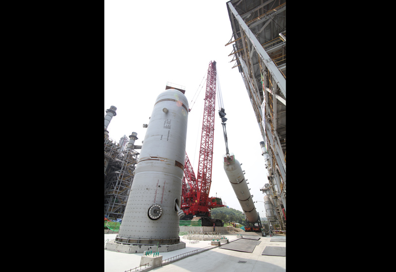 Chunjo estimates that, compared to its nearest competitor, the Manitowoc 31000 offered a 70% space saving at the S-Oil petrochemical plant Chunjo estimates that, compared to its nearest competitor, the Manitowoc 31000 offered a 70% space saving at the S-Oil petrochemical plant