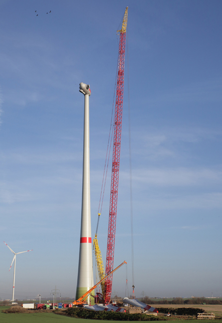 A Liebherr LR 1600/2 using the new SL10 main boom system. A Liebherr LR 1600/2 using the new SL10 main boom system.