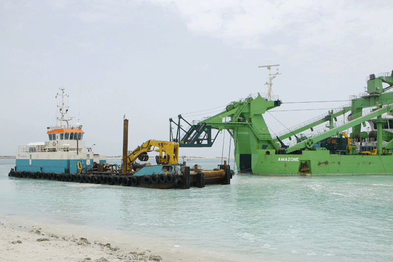 Work being carried out at the port. Work being carried out at the port.