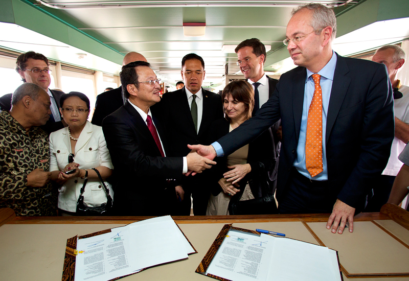 The 20m Euro contract was signed at the Port of Tanjung Priok in Jakarta onboard the trailing suction hopper dredger HAM 310. The 20m Euro contract was signed at the Port of Tanjung Priok in Jakarta onboard the trailing suction hopper dredger HAM 310.