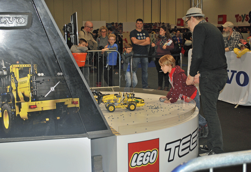 The Volvo L60G’s bucket set the stage for a makeshift quarry in which Lego fans used a remote-controlled L350F Technic model to transfer gravel to an The Volvo L60G’s bucket set the stage for a makeshift quarry in which Lego fans used a remote-controlled L350F Technic model to transfer gravel to an