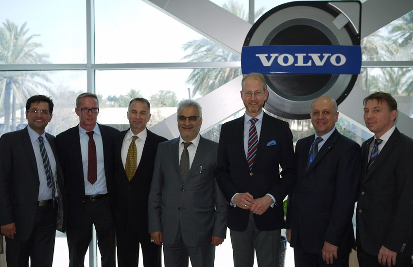 Hamid Kazemi, Stefan Soenchen from Volvo Trucks with representatives from the Iraq distributor Zam Zam Spring and the Swedish Embassy. Hamid Kazemi, Stefan Soenchen from Volvo Trucks with representatives from the Iraq distributor Zam Zam Spring and the Swedish Embassy.