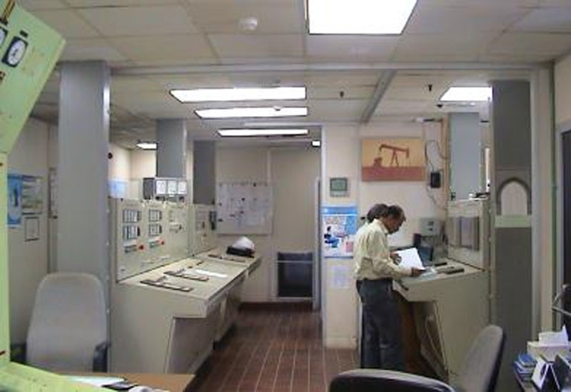 Control room on Arzanah Island. Control room on Arzanah Island.