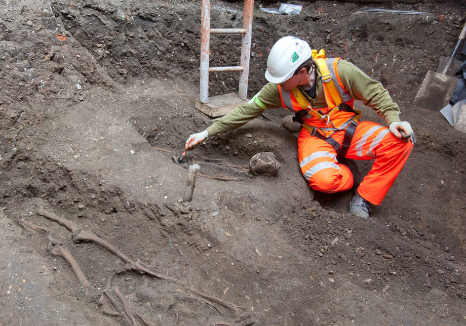 NEWS, Business, Crossrail excavations reveal Black Death skeletons NEWS, Business, Crossrail excavations reveal Black Death skeletons