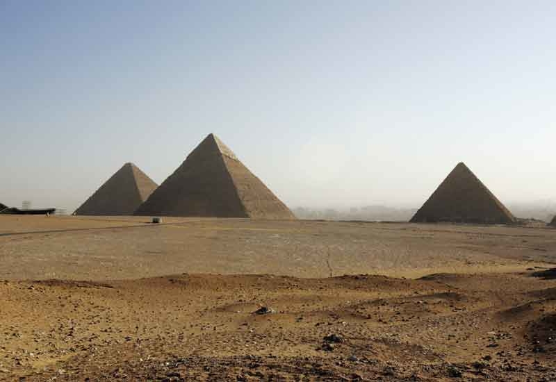 The pyramids will be similar to the Great Pyramid of Cheops in Giza, but on a smaller scale. The pyramids will be similar to the Great Pyramid of Cheops in Giza, but on a smaller scale.