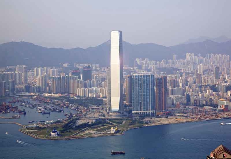 The building was designed by architects Kohn Pedersen Fox Associates. The building was designed by architects Kohn Pedersen Fox Associates.