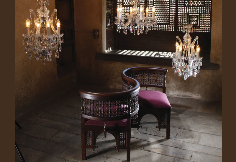 Contemporary design elements were set in a traditional context. Contemporary design elements were set in a traditional context.